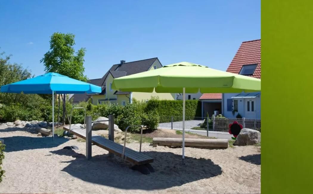 Sonnenschirme mit Bodenplatte für Kindergarten